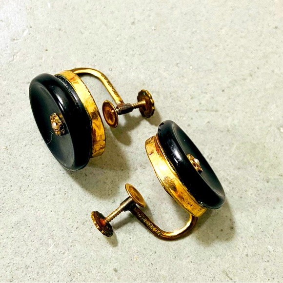 Bakelite Button Earrings - Picture 1 of 4